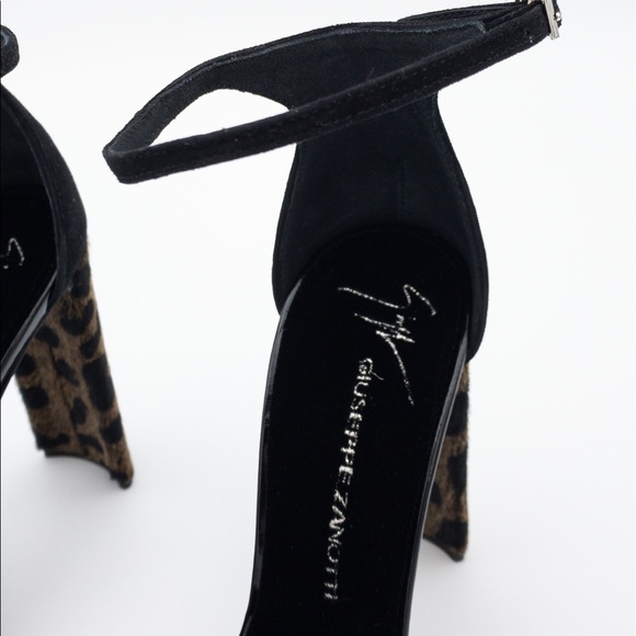 Authentic Giuseppe zanotti I70086 cam Nero sandals - Picture 10 of 16